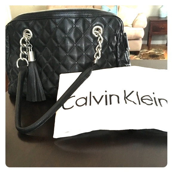 Calvin Klein Handbags - Calvin Klein quilted handbag Calvin Klein Handbags - Calvin Klein quilted handbag